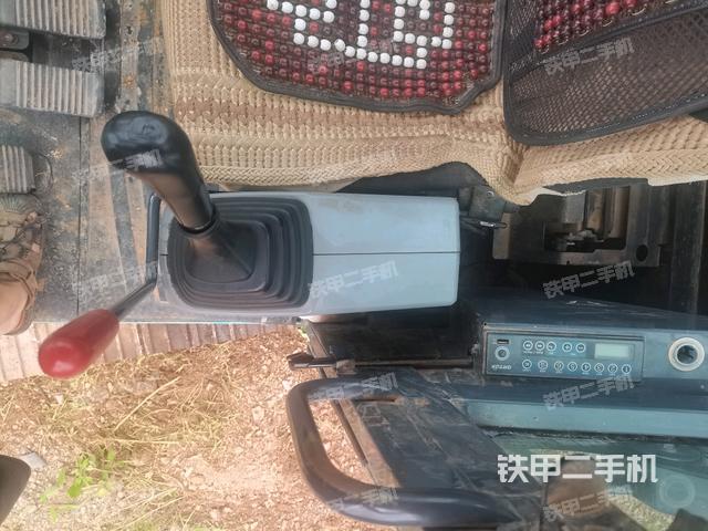 座椅左侧控制台/音响/含左手柄（驾驶室部分）