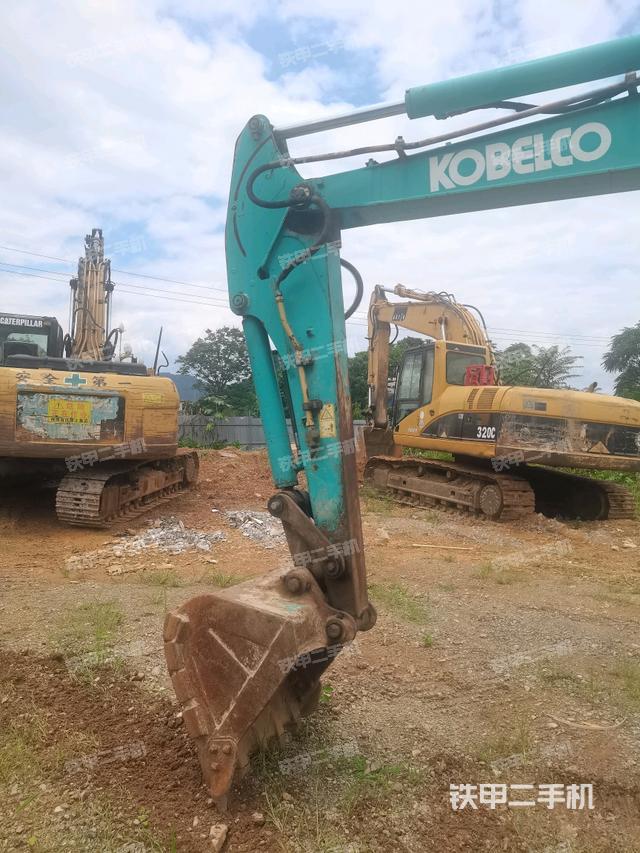 小臂整体左后（工作和回转装置）