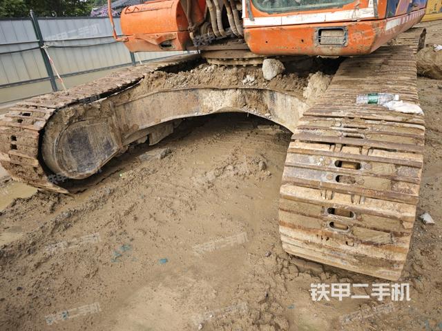 转盘和下车架正前（工作和回转装置）