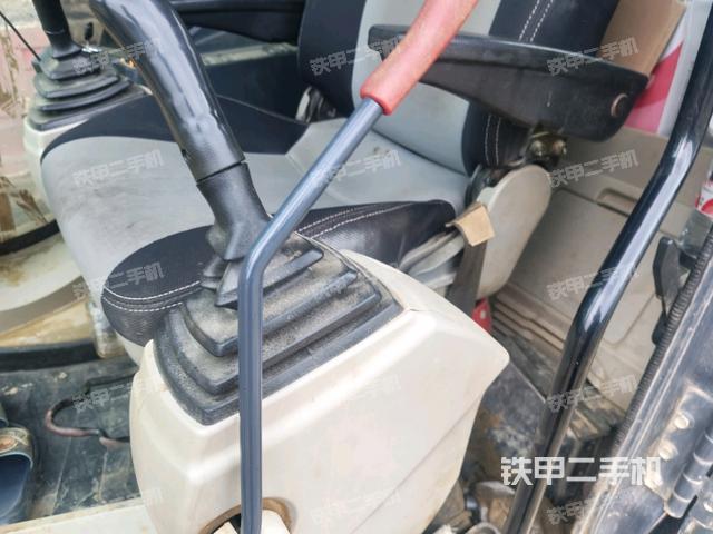 座椅左侧控制台/音响/含左手柄（驾驶室部分）