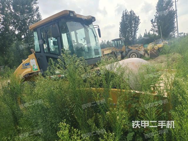 右前45°（压路机整机外观）