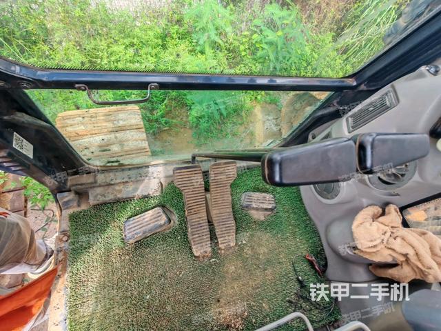 座椅左侧控制台/音响/含左手柄（驾驶室部分）