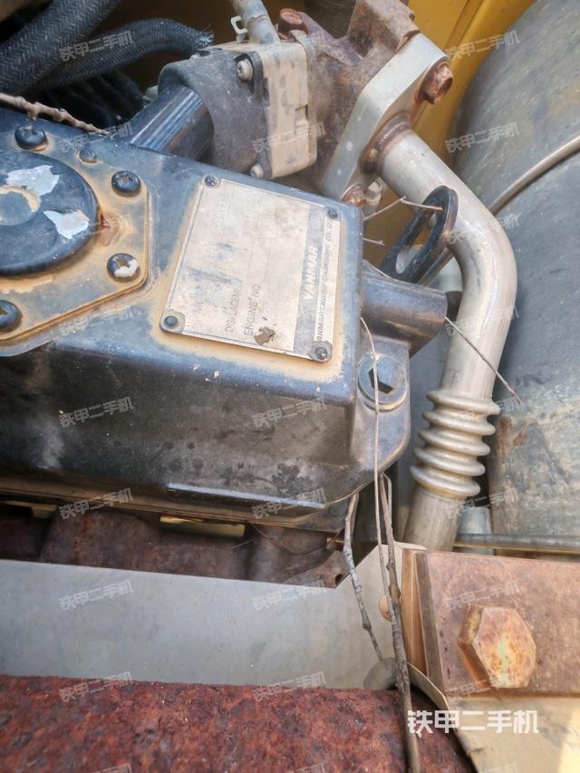 驾驶室顶部（整机外观）