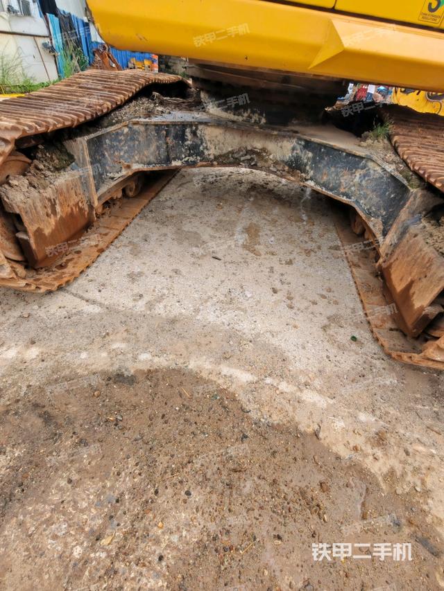 右驱动轮（行走机构）