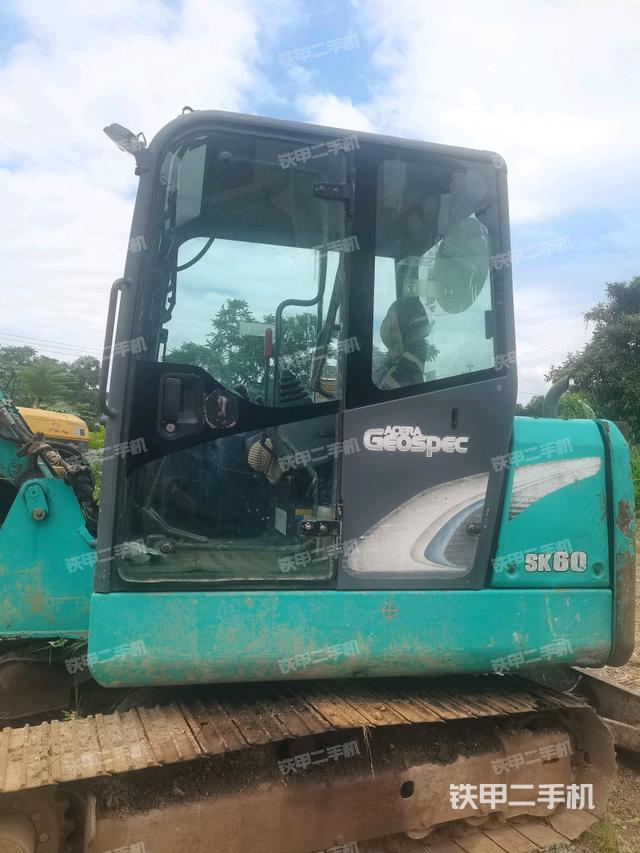  驾驶室正侧（驾驶室部分）