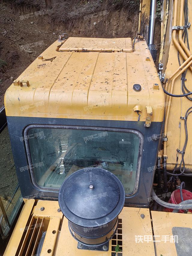 驾驶室顶部（整机外观）