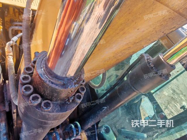 大臂油缸整體?豎拍（工作和回轉(zhuǎn)裝置）