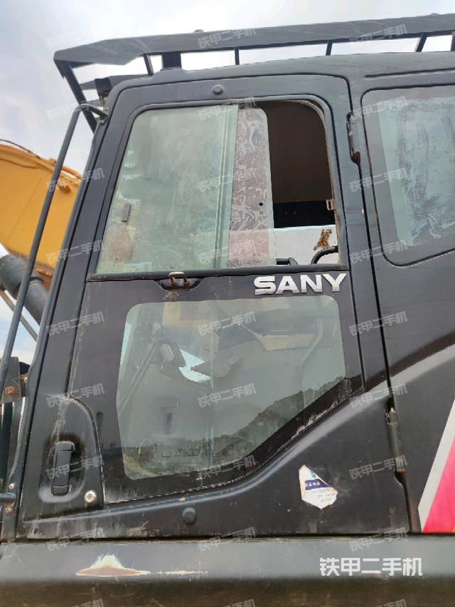 駕駛室正側(cè)（駕駛室部分）