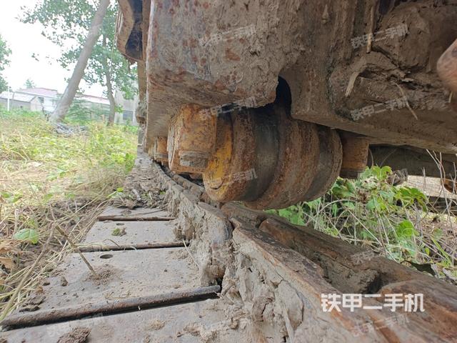 右驅(qū)動輪（行走機構(gòu)）