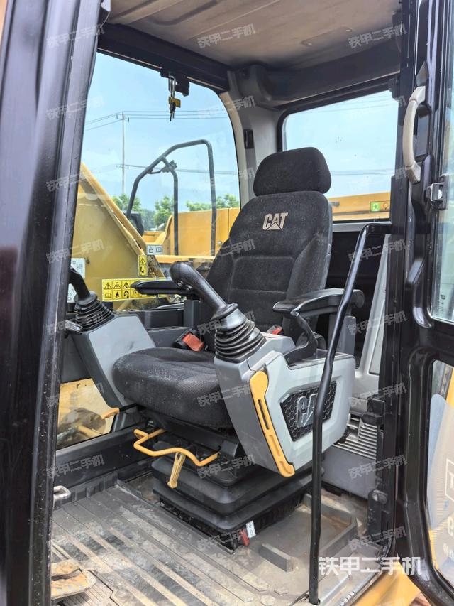 驾驶室整体（整机外观）