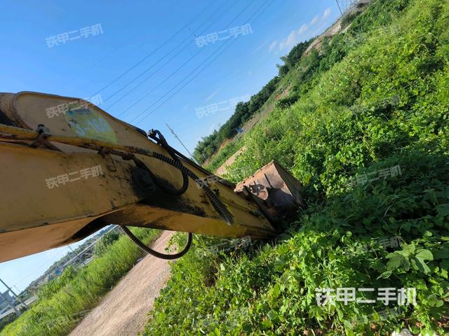 大臂根部 斜视(工作和回转装置) 大臂根部 斜视(工作和回转装置)