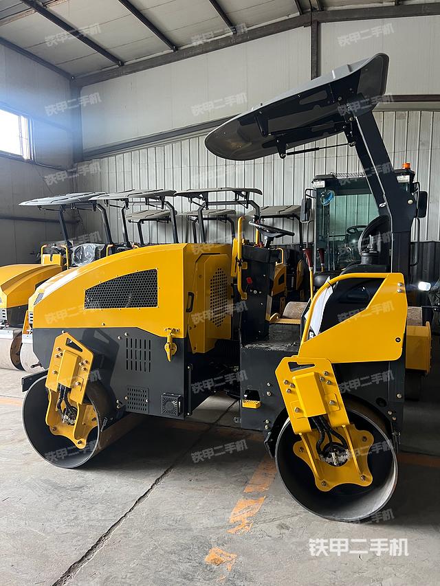 整机左侧（设备外观及核心部件）