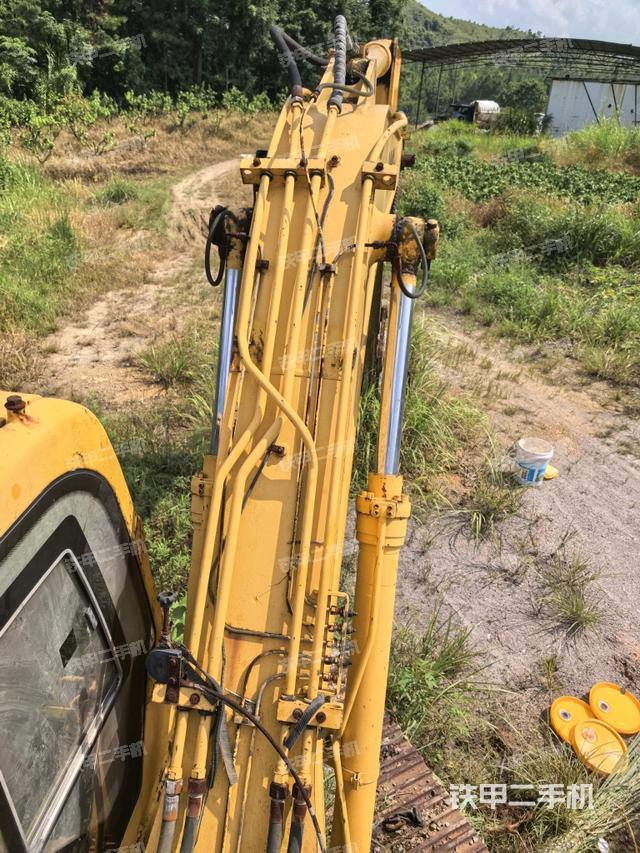 大臂背部俯视（工作和回转装置）