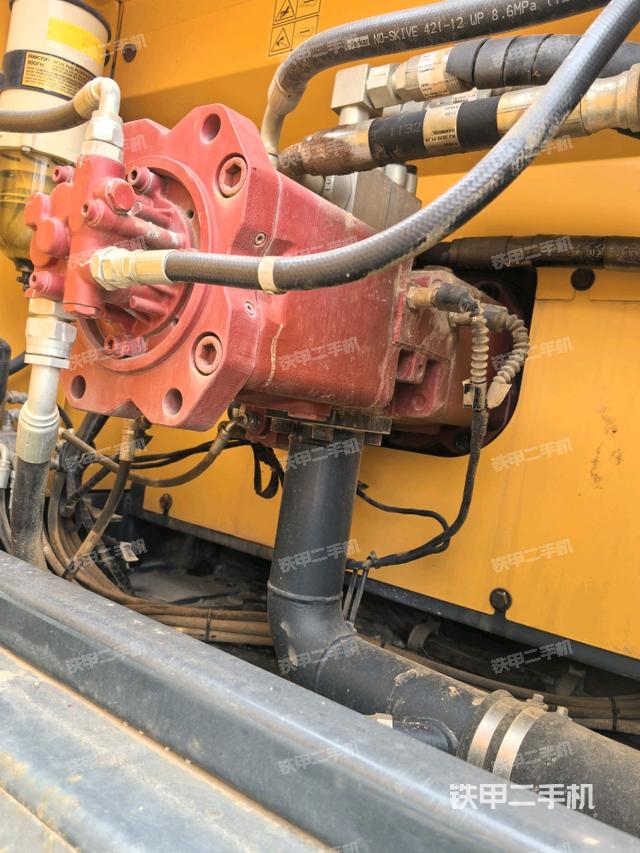 液压泵斜45 左（大件舱室）