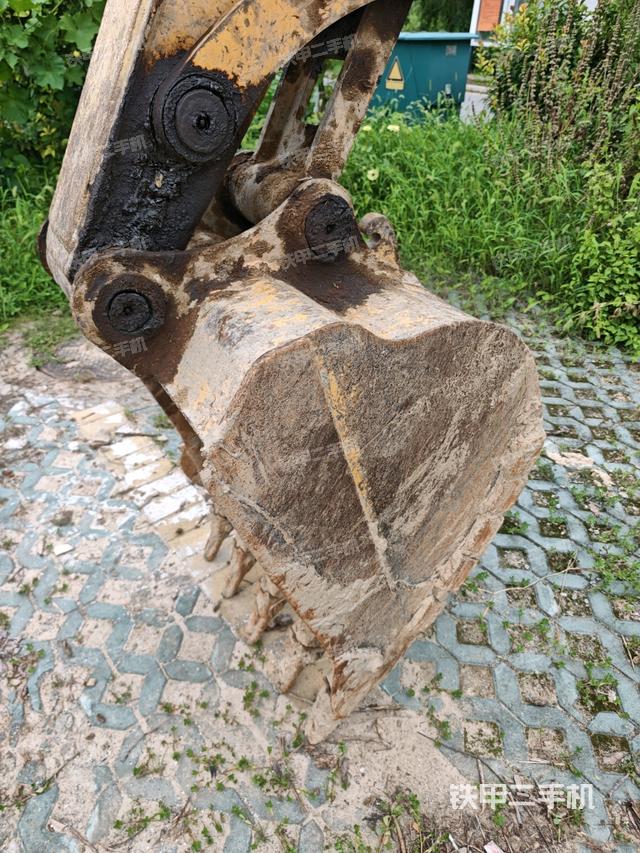 小臂整体右前（工作和回转装置）