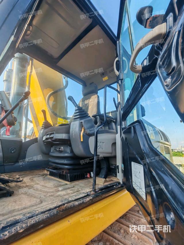 驾驶室整体（整机外观）