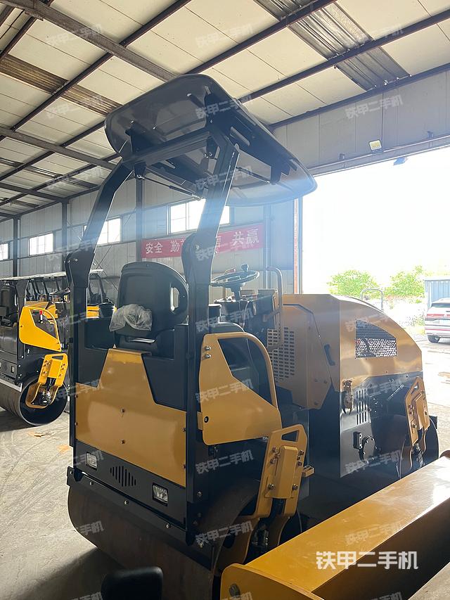 整机右后45°（设备外观及核心部件）