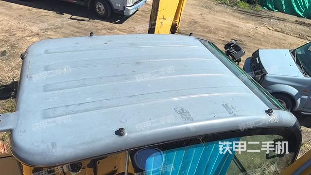 驾驶室顶部（整机外观）