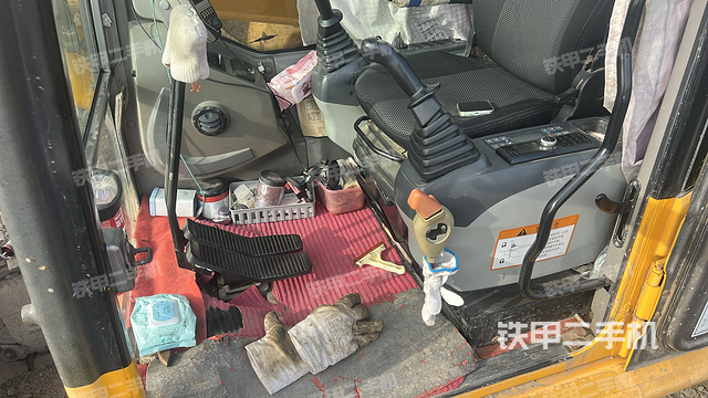 驾驶室整体（整机外观）