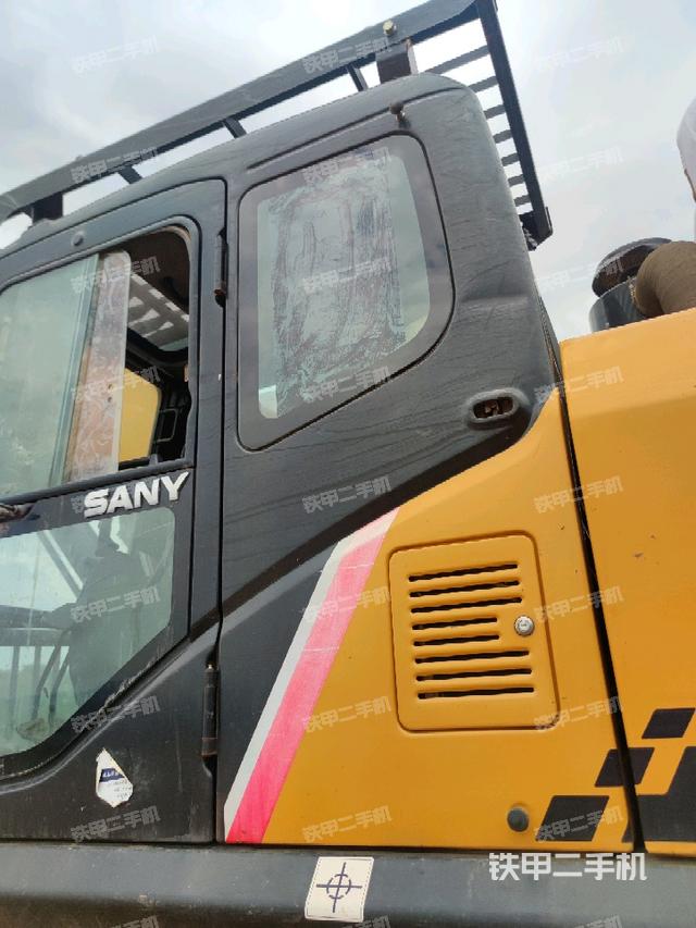 駕駛室左后45度（駕駛室部分）