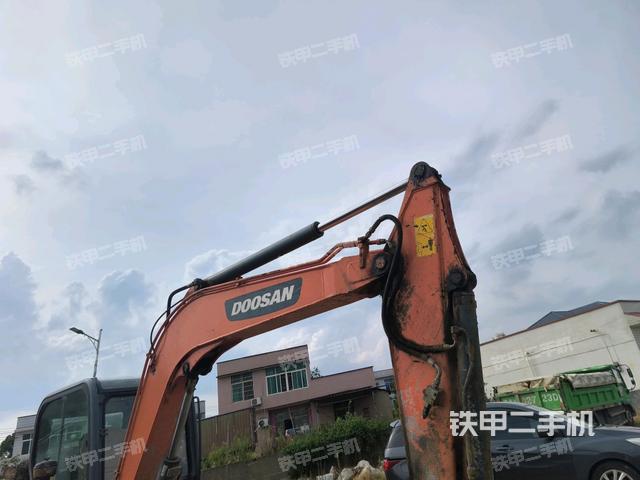 铲斗右后整体（工作和回转装置）