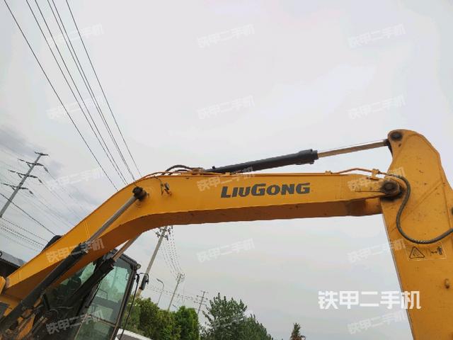 大臂整体 右侧（工作和回转装置）