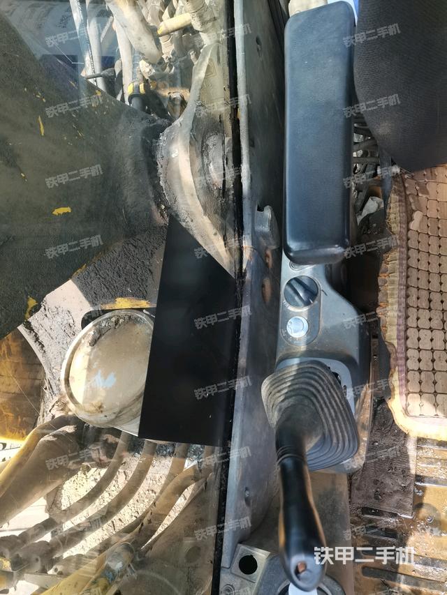 座椅左侧控制台/音响/含左手柄（驾驶室部分）