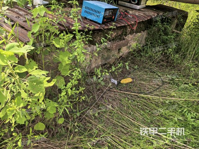 右侧行走马达盖板（行走机构）