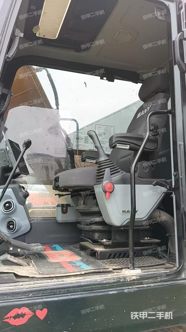 驾驶室整体（整机外观）