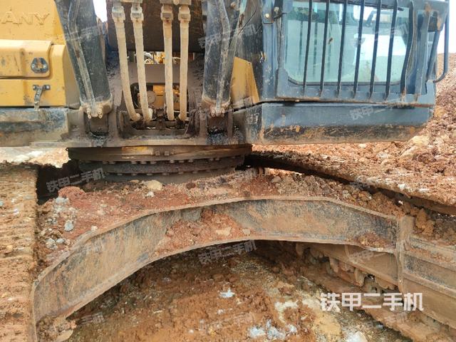 轉(zhuǎn)盤和下車架正前（工作和回轉(zhuǎn)裝置）