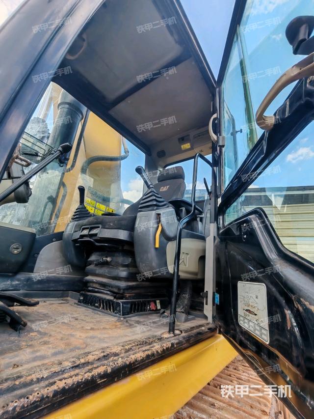 驾驶室整体（整机外观）