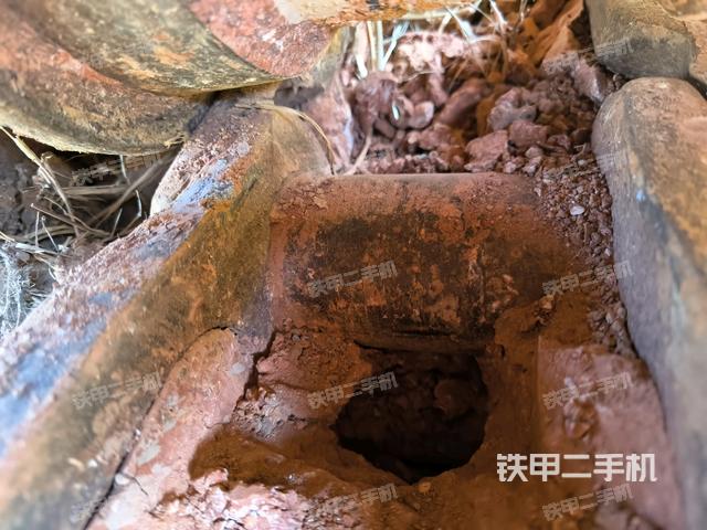 右驱动轮（行走机构）