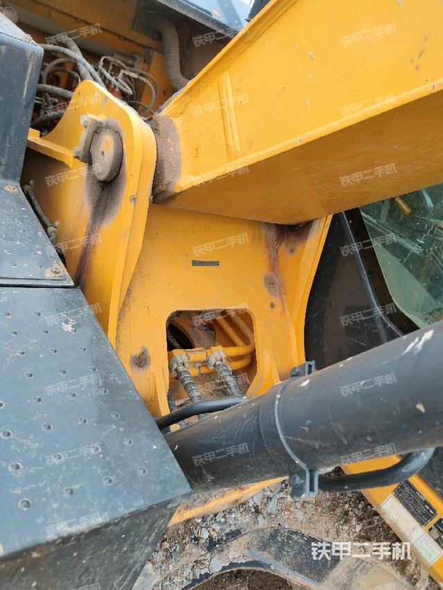 大臂根部 斜视（工作和回转装置）