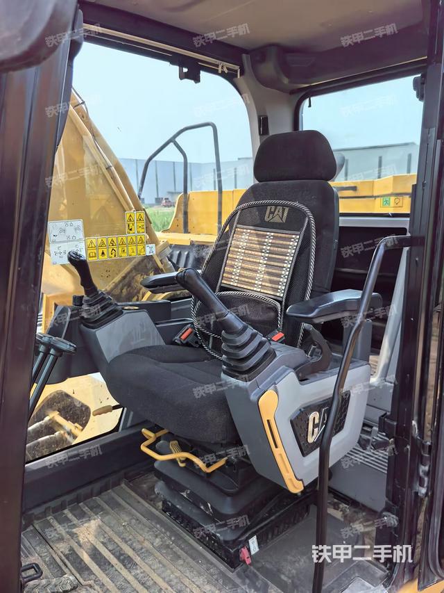 驾驶室整体（整机外观）