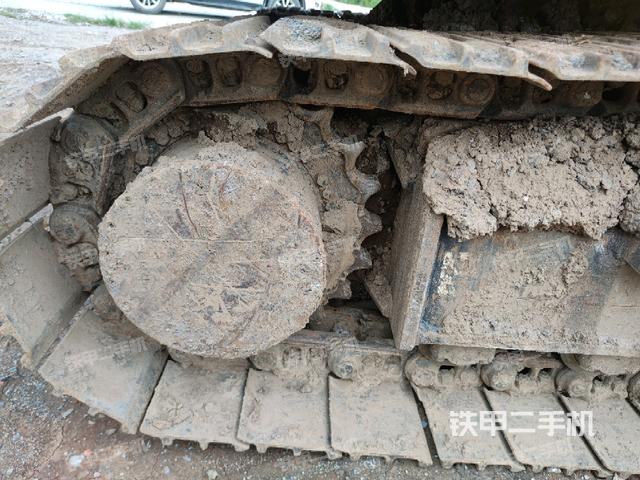 右驱动轮（行走机构）