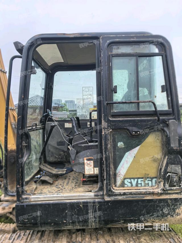 驾驶室整体（整机外观）