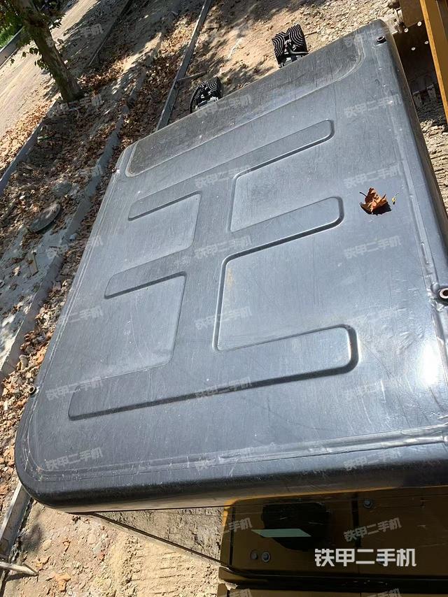 驾驶室顶部（整机外观）