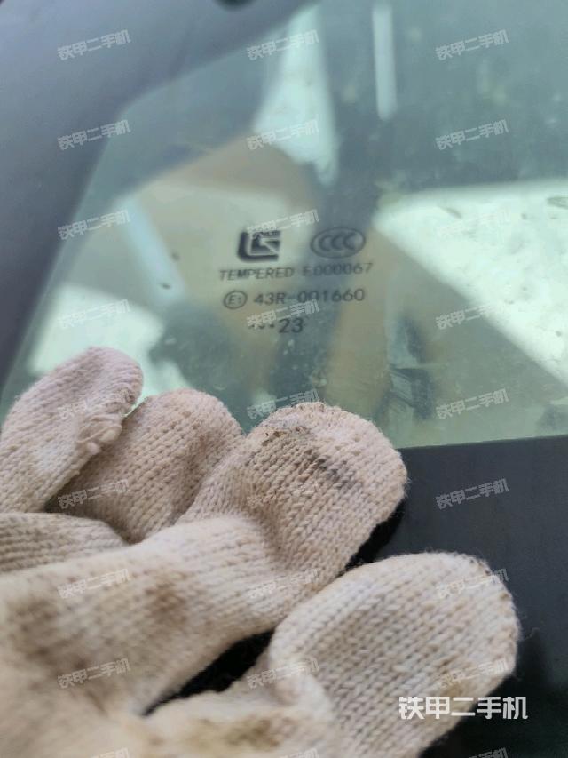 右侧玻璃角标（驾驶室部分）