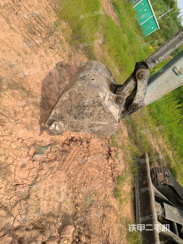 大臂背部俯视（工作和回转装置）