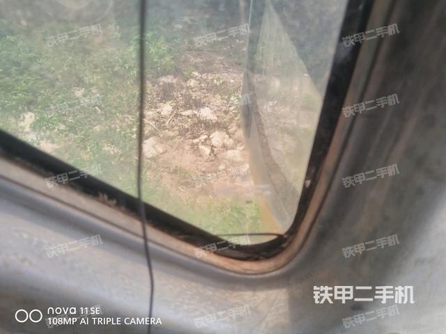 左后方玻璃角标（驾驶室部分）