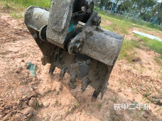 小臂整体左后（工作和回转装置）