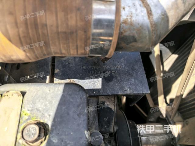 中央回转接头特写（上车部件）