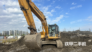 龙工LG6245E挖掘机实拍图片