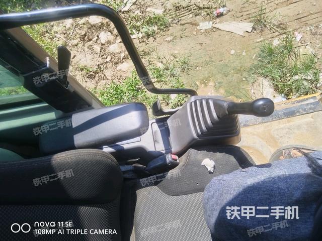 座椅右侧控制台/钥匙门/油门/含右手柄（驾驶室部分）