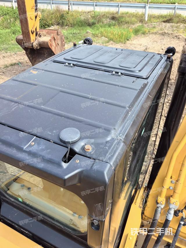 駕駛室頂部（整機(jī)外觀）