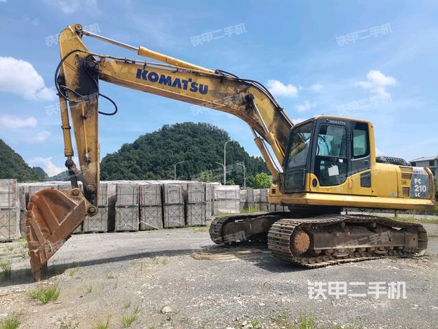 小松PC210-8M0挖掘机