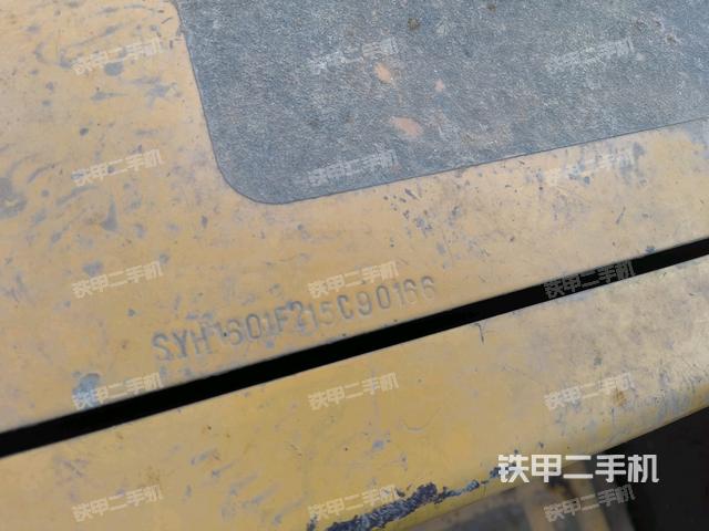 大臂整体 右侧(工作和回转装置) 大臂整体 右侧(工作和回转装置)