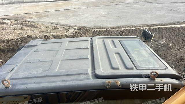 驾驶室顶部（整机外观）