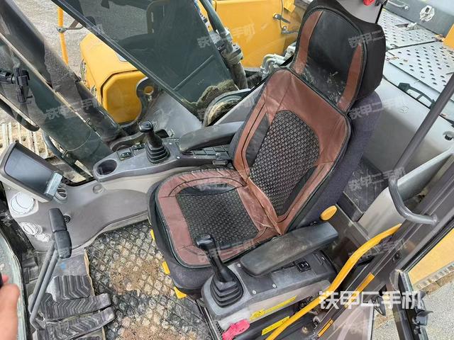 驾驶室整体（整机外观）