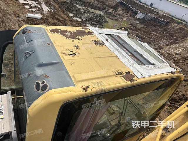 駕駛室頂部（整機外觀）